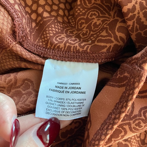 Nike Dri-Fit Burnt Orange Lace Print Leggings - Picture 8 of 8